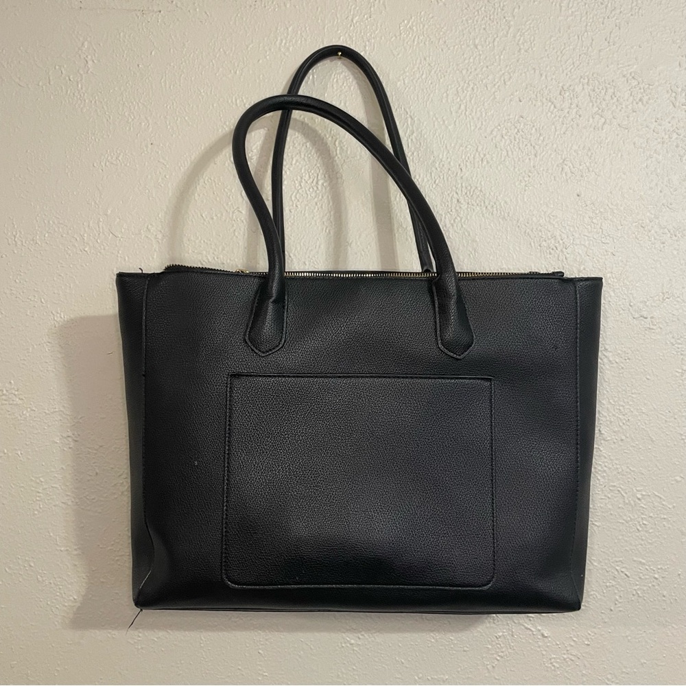 Black tote bag.